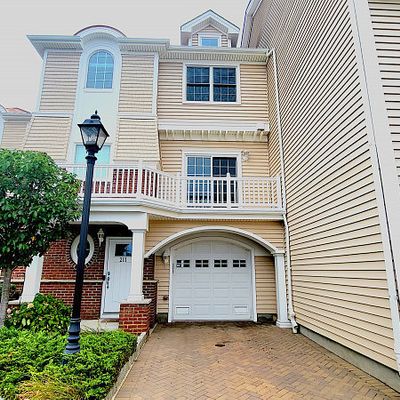 211 Gateway Ct, Union Beach, NJ 07735