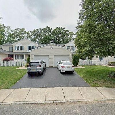 19 Cherrywood Cir, Brick, NJ 08724