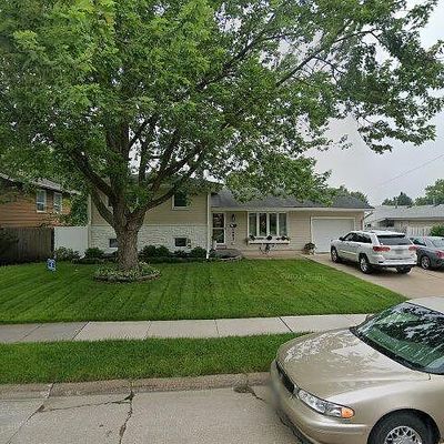 1903 W 36 Th St, Davenport, IA 52806