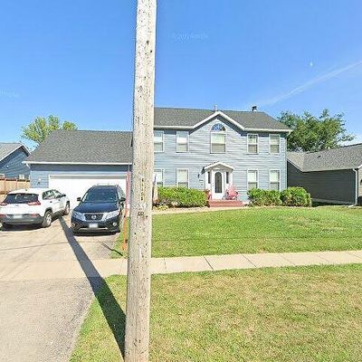 1945 31 St St, Marion, IA 52302