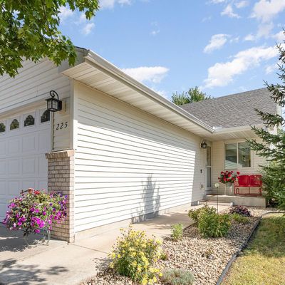 225 S Elm St, Belle Plaine, MN 56011