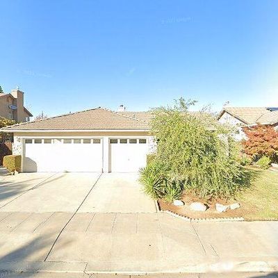 2256 E Lester Ave, Fresno, CA 93720