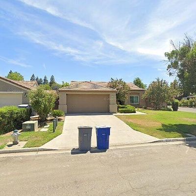 2293 E Goshen Ave, Fresno, CA 93720