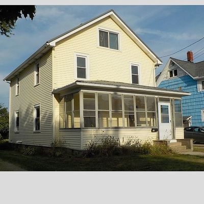 23 S Washington St, North East, PA 16428