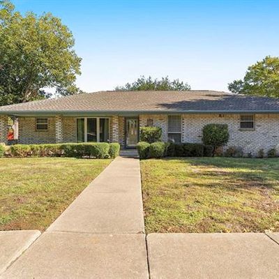 2310 Pembroke St, Garland, TX 75040