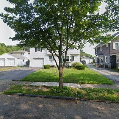 24 Holcroft Rd, Rochester, NY 14612