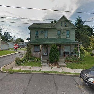 240 S Whitfield St, Nazareth, PA 18064