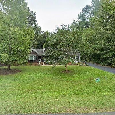 212 Tall Oaks Dr, Emporia, VA 23847