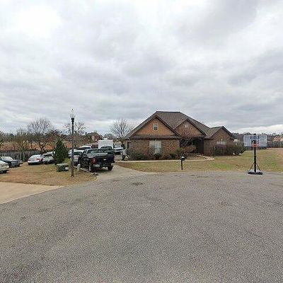 212 Village Knl, Wetumpka, AL 36093