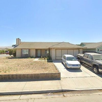 221 Burgundy Dr, Greenfield, CA 93927