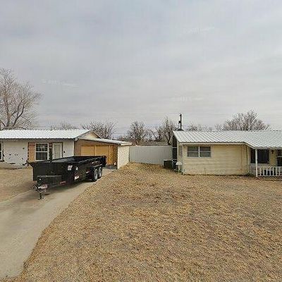 223 S Mackenzie Ave, Stinnett, TX 79083