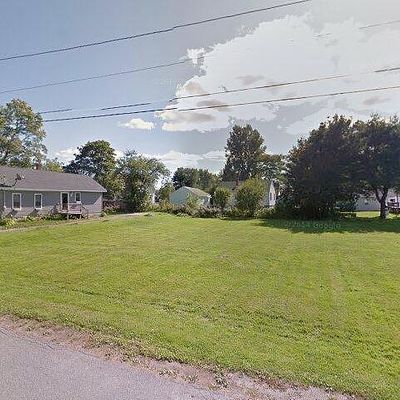 27 Mckinley Ave, Orrington, ME 04474