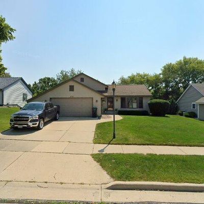 2737 Brighton Dr, Waukesha, WI 53188