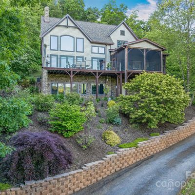 28 Garland Dr, Asheville, NC 28804