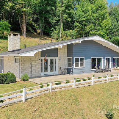 28 Links Ln, Waynesville, NC 28786