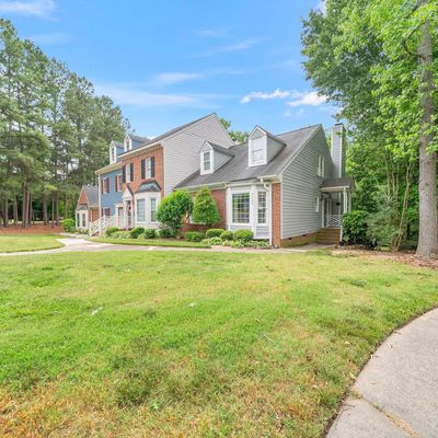 2807 Bedfordshire Ct, Raleigh, NC 27604