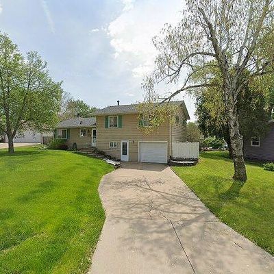 2809 Hillside Ct, Bettendorf, IA 52722