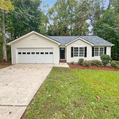 2809 Navajo Cir, Gainesville, GA 30501