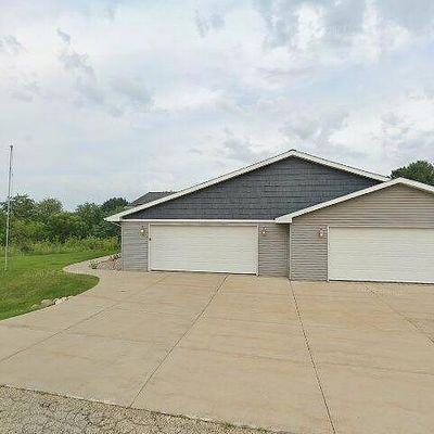 282 Watertower Cir, Iron Ridge, WI 53035