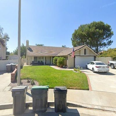 28825 Elm Ct, Santa Clarita, CA 91390