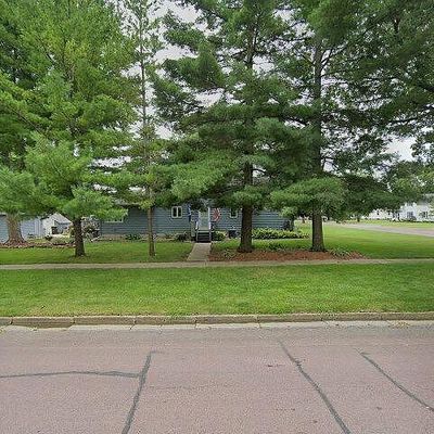 290 7 Th St Sw, Wells, MN 56097