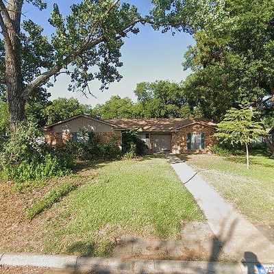 2900 Duff Dr, Arlington, TX 76013