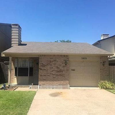 2925 Southern Cross Dr, Garland, TX 75044