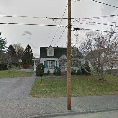 25 Eighth St, Auburn, ME 04210