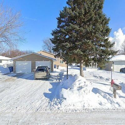 2518 Country Club Pkwy, Moorhead, MN 56560