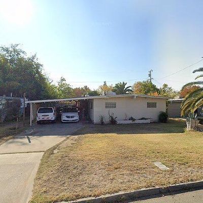 2606 E Pontiac Way, Fresno, CA 93726