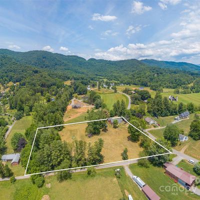 313 Peters Cove Rd, Waynesville, NC 28786