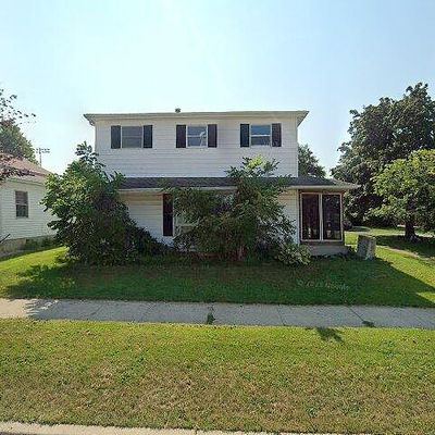 319 N Schuyler St, Lena, IL 61048