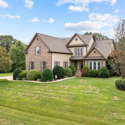 3218 Mountain Creek Dr, Sherrills Ford, NC 28673