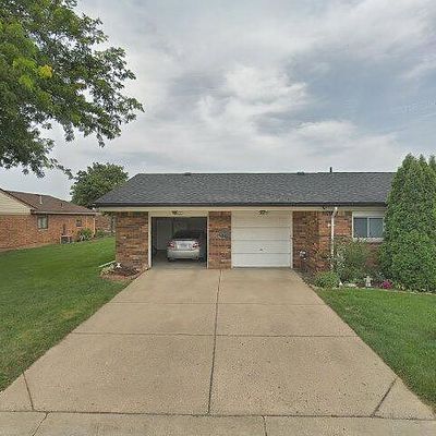 32622 Valley Dr, Warren, MI 48093