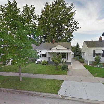 3292 Charles St, Trenton, MI 48183