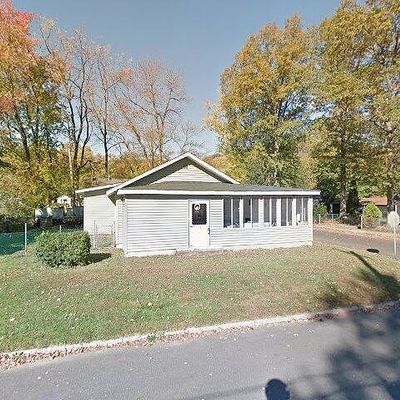 33 Riverside Dr, Oakland, NJ 07436