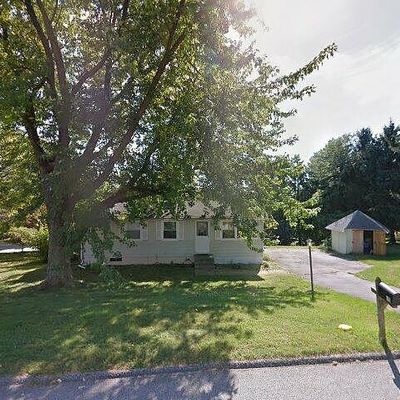 33 Schoolhouse Ln, Windsor, PA 17366