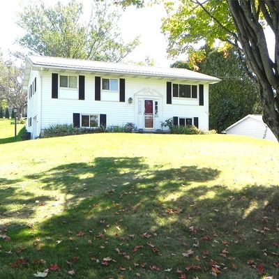 333 Ross Dr, Saegertown, PA 16433