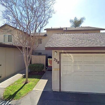 338 W Indian Dunes Ln, Azusa, CA 91702