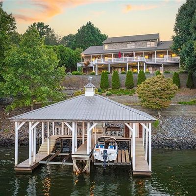 34 Sand Bar Dr, Taylorsville, NC 28681