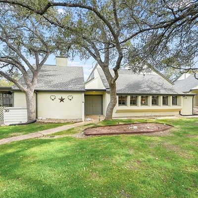 30 Casa Verde Street, Lakeway, TX 78734