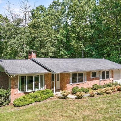 304 Jeter Mountain Ter, Hendersonville, NC 28739