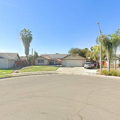 305 Kenwood Dr, Lemoore, CA 93245