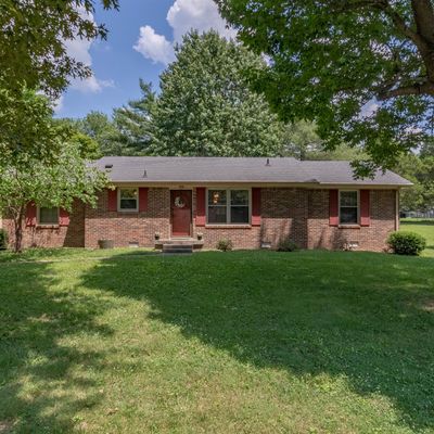 305 Meadowgreen Dr, Clarksville, TN 37040