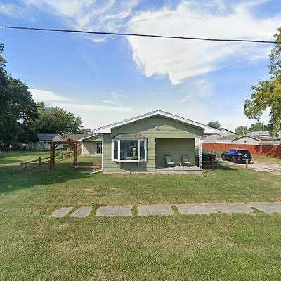 305 N Pine St, Gardner, IL 60424