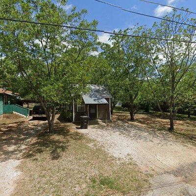 306 W Walch Ave, Fredericksburg, TX 78624