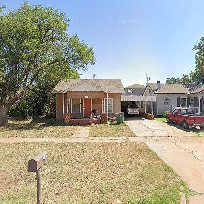 307 W Summit Ave, Electra, TX 76360