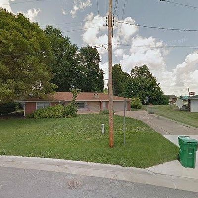 307 W Wilson St, Taylorville, IL 62568