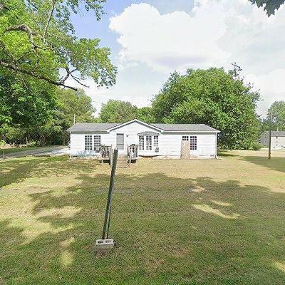 308 N Goodbread St, Nevada, OH 44849