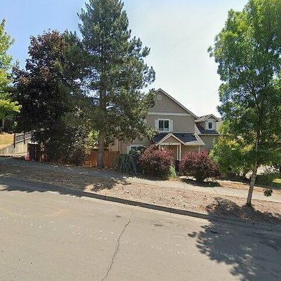 312 Division St, Silverton, OR 97381